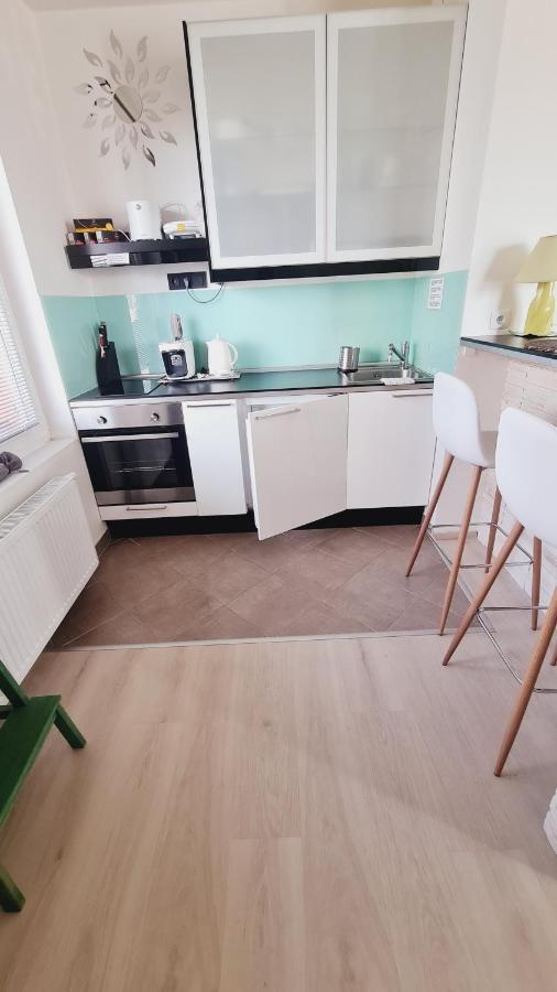 Bastien Studio Near Airport Πράγα Εξωτερικό φωτογραφία