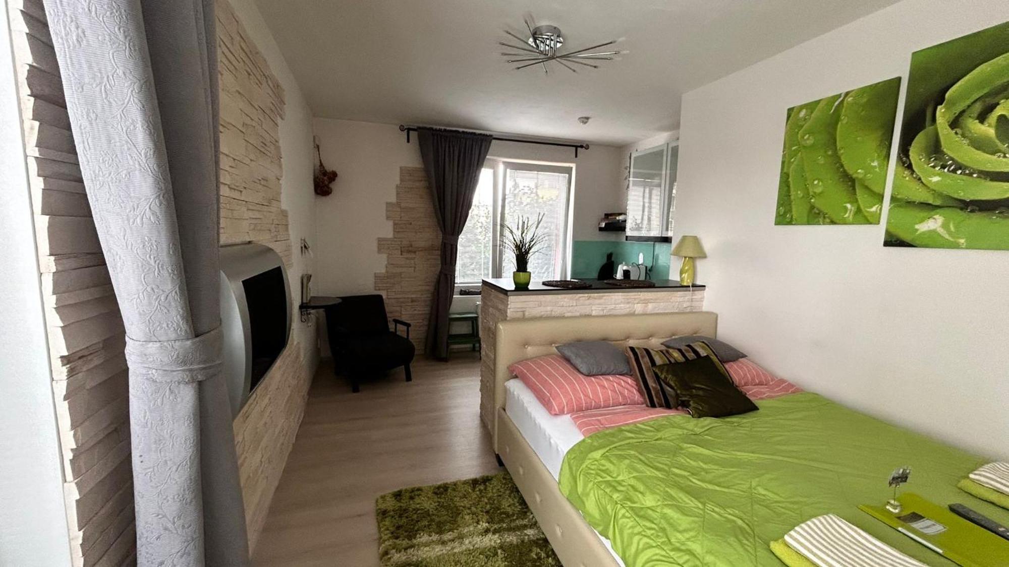 Bastien Studio Near Airport Πράγα Εξωτερικό φωτογραφία