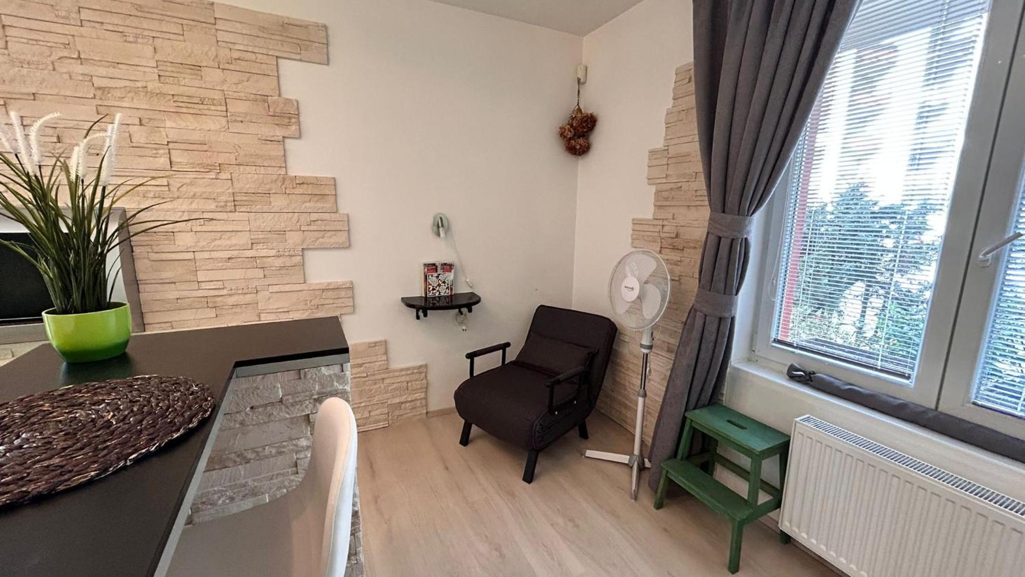 Bastien Studio Near Airport Πράγα Εξωτερικό φωτογραφία