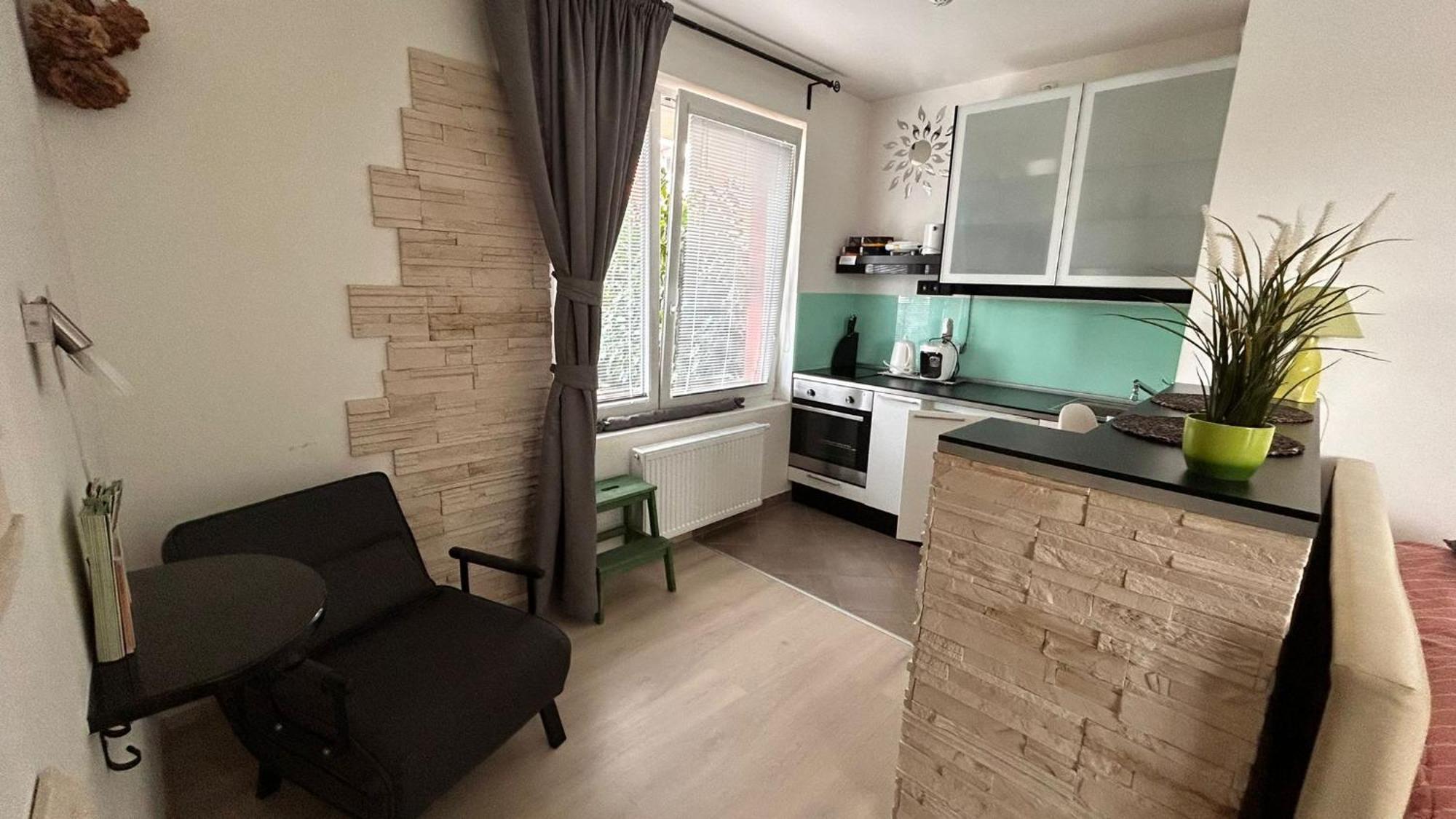 Bastien Studio Near Airport Πράγα Εξωτερικό φωτογραφία