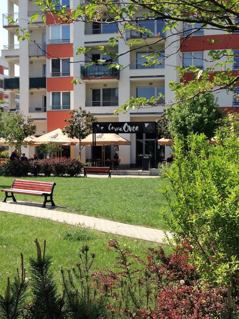 Bastien Studio Near Airport Πράγα Εξωτερικό φωτογραφία