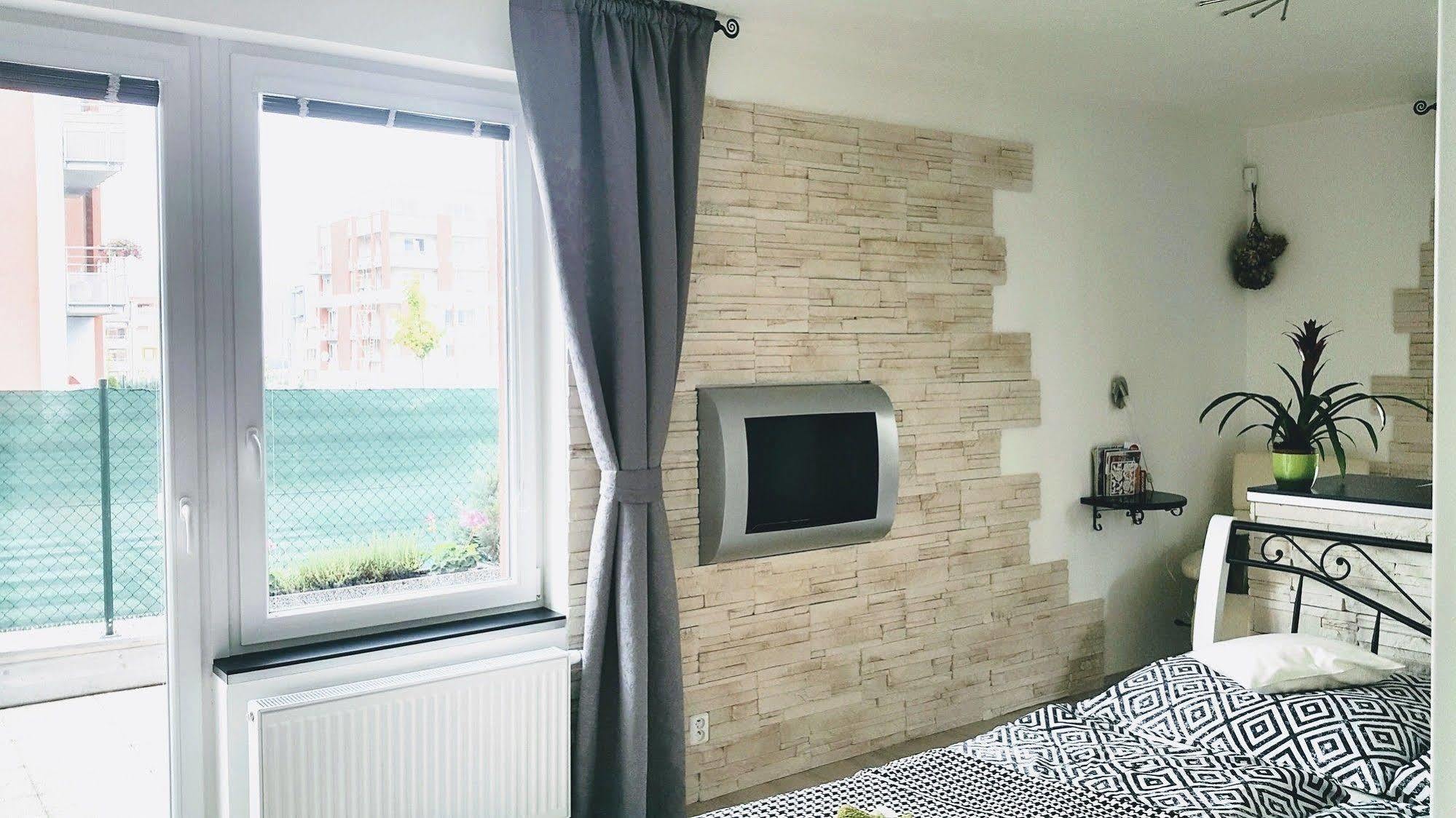 Bastien Studio Near Airport Πράγα Εξωτερικό φωτογραφία
