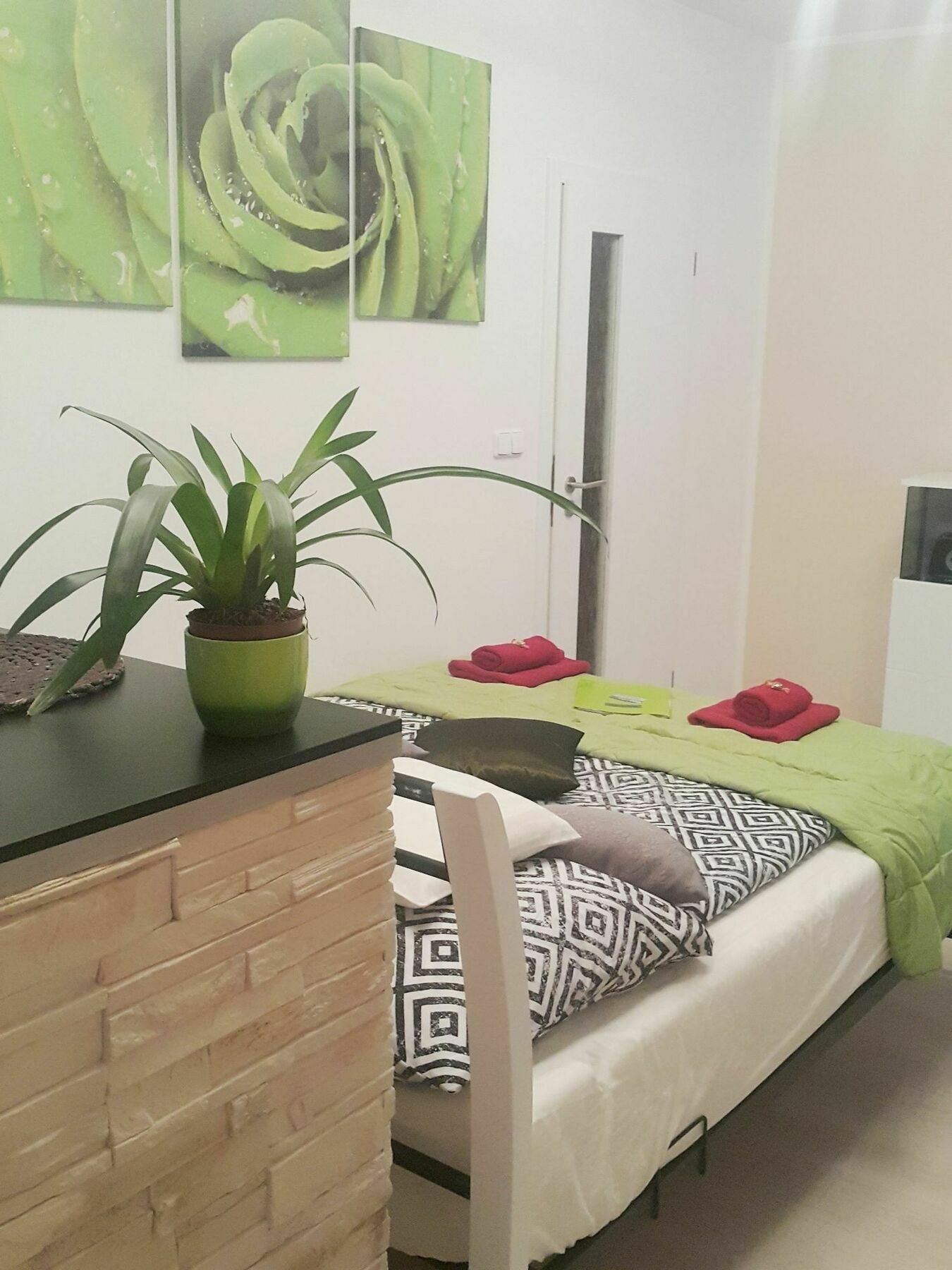 Bastien Studio Near Airport Πράγα Εξωτερικό φωτογραφία